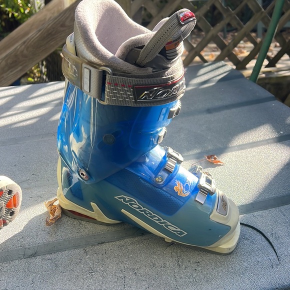 Nordica sm10 alpine boots in very good condition - Picture 3 of 4